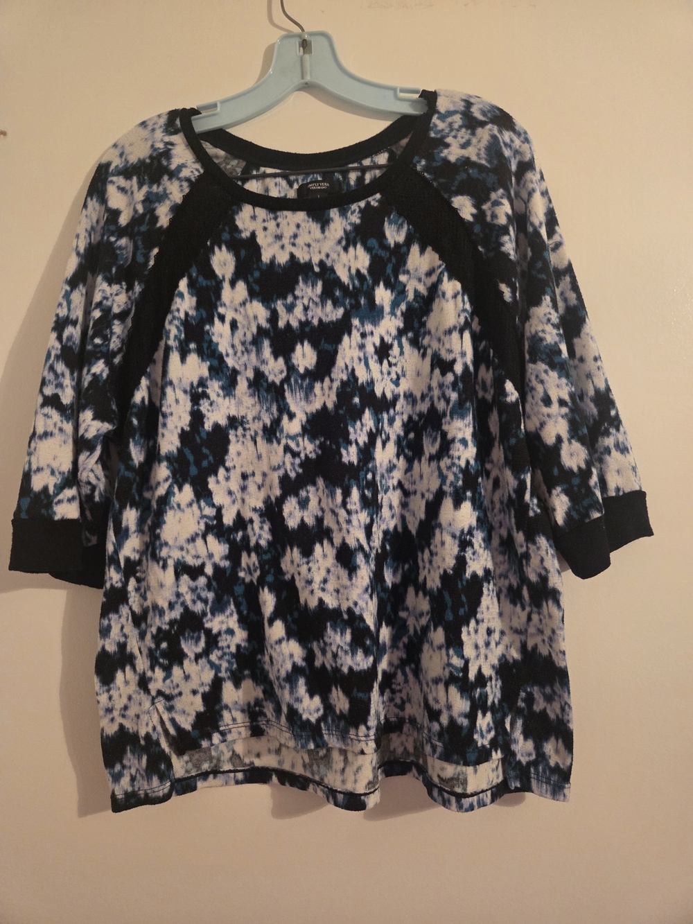 Simply Vera VeraWang Abstract Blue & Black Pullover Top